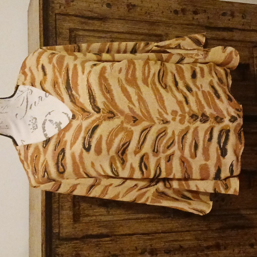 Print Top w/Gold Metallic